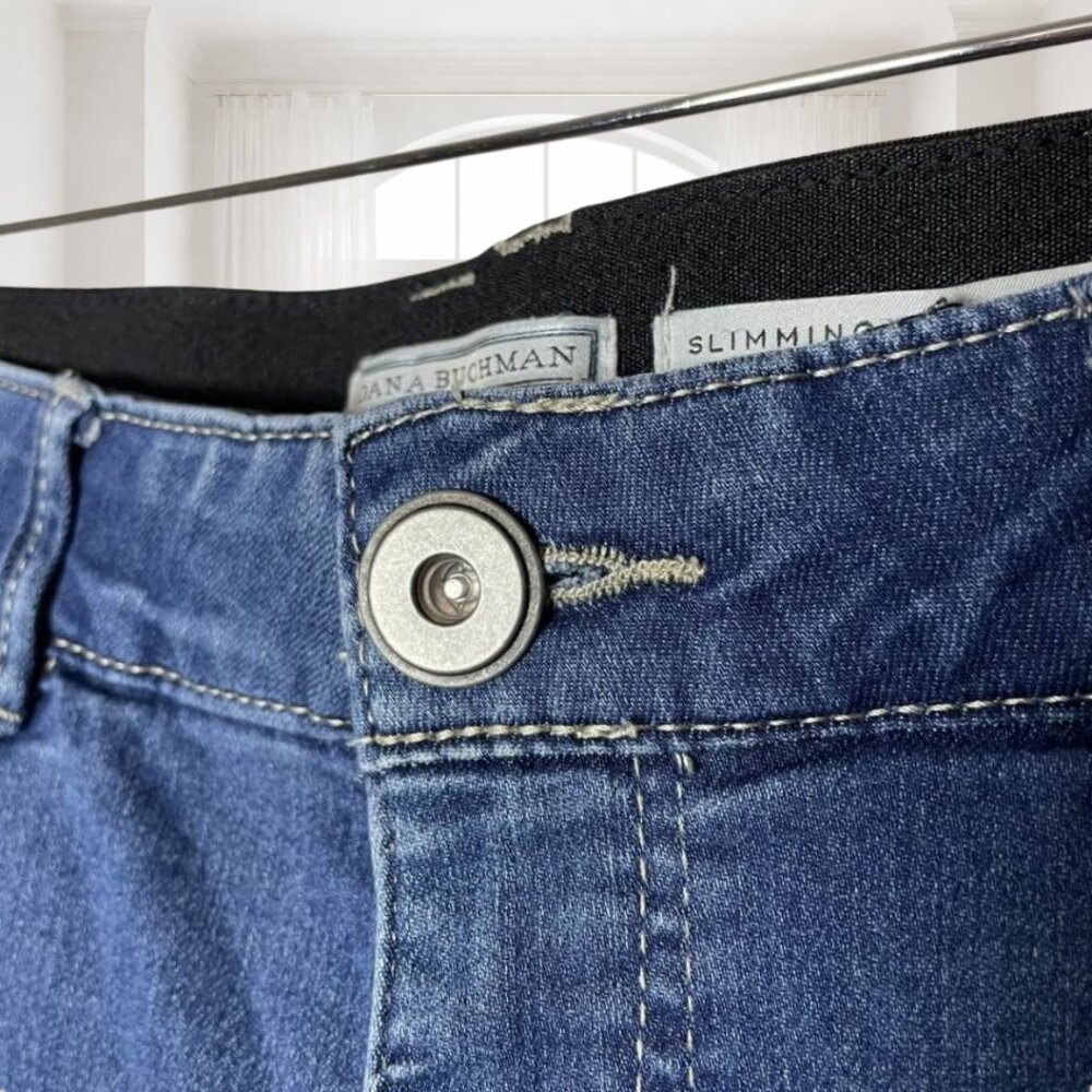 Dana Buchman Slimming Bermuda Jean Shorts Size 8 Stretch Mid Rise - Picture 8 of 13